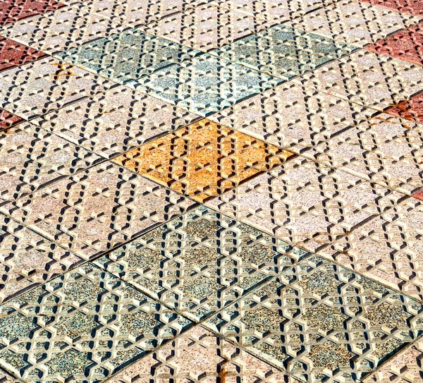 V Ománu abstraktní chodníku v staré steet a barvy — Stock fotografie