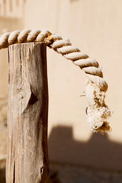 Біла мотузка брудна і стара — стокове фото