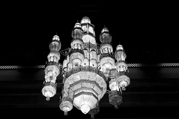 In oman muscat old mosque and the antique glass  chandelier — Stock Photo, Image