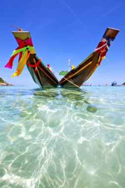 Isle beyaz plaj kayalar pirogue Güney Çin Denizi