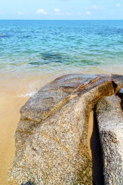 Kho defne samui Adası beyaz plaj kayalar Tayland