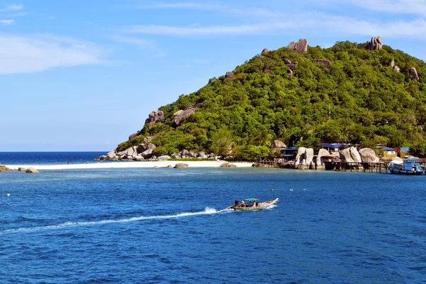 Rochers maison bateau en Thaïlande et la mer de Chine méridionale — Photo
