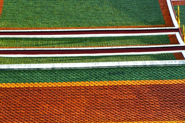 Tailandia colores techo wat palacios en el templo de Bangkok —  Fotos de Stock