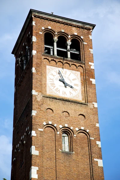 Legnano abstrato velho em itália o e igreja torre sino su — Fotografia de Stock