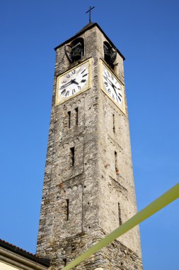 Cadrezzate eski soyut ve kilise kule güneşli gün çan 