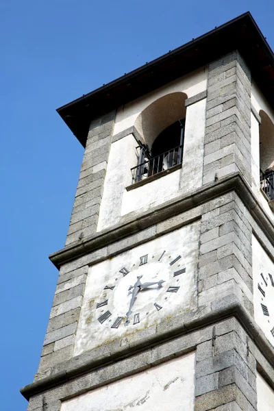 Ternate viejo y torre de la iglesia campana día soleado — Foto de Stock