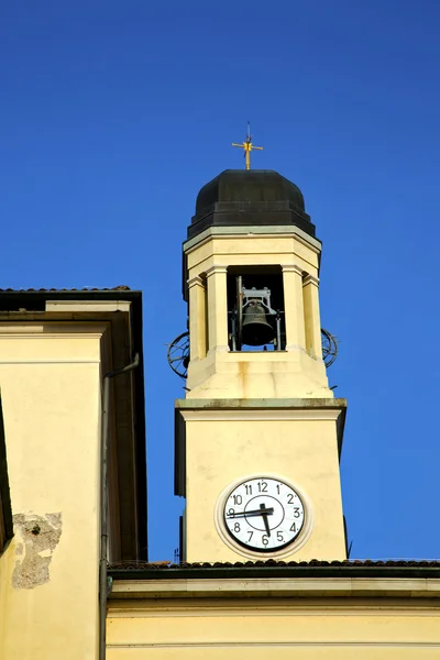 Turbigo viejo abstracto en italia la torre campana día soleado —  Fotos de Stock