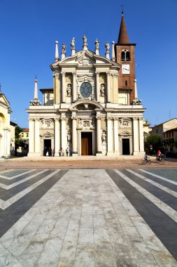 Busto arsizio eski kilisede tuğla kapalı