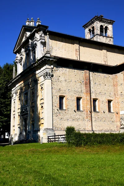 En el somma lombardo antigua iglesia cerrada ladrillo italia lomb — Foto de Stock