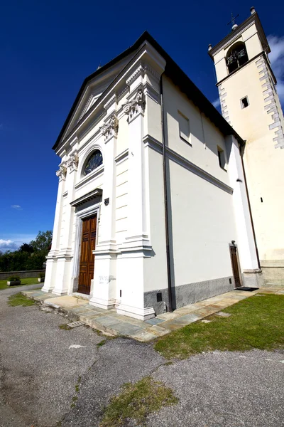 In der sumirago alten kirche geschlossen ziegelturm italien lomb — Stockfoto