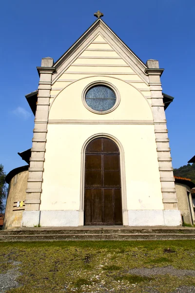 Iglesia en la acera de la torre solitaria italia lombardía — Foto de Stock