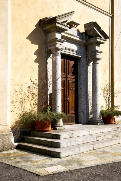 COMABBIO eski kilise kapalı bric İtalya lombardy — Stok fotoğraf