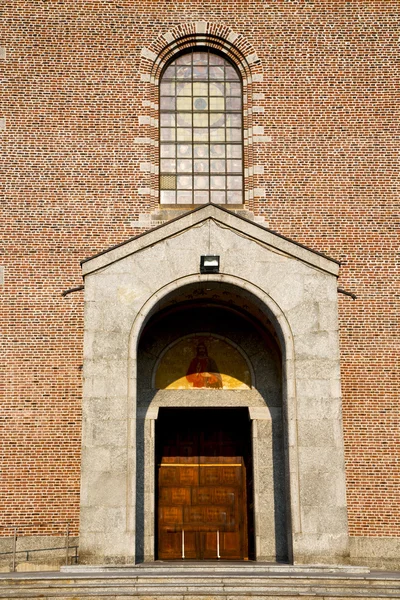 Italy  lombardy    in  the turbigo  old   church  closed brick — Stock Photo, Image
