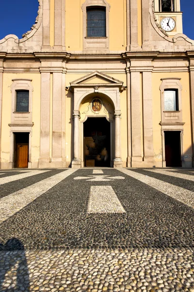 Lombardei in der castano primo alte Kirche geschlossen Ziegel — Stockfoto