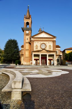 parabiago eski kilise kapalı tuğla kule kaldırıma  