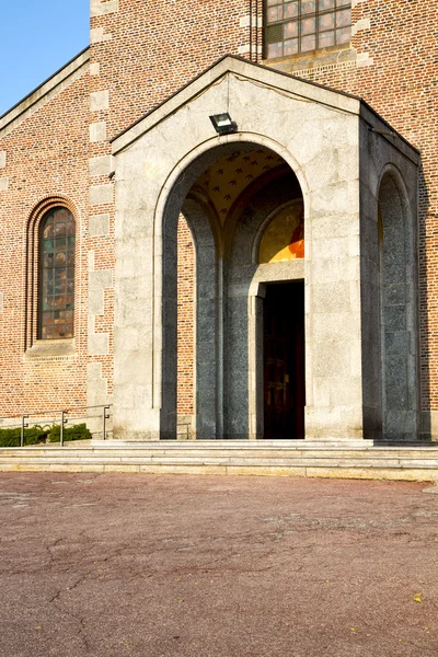 Church  in  the turbigo    closed brick tower sidewalk italy  l — Stock Photo, Image