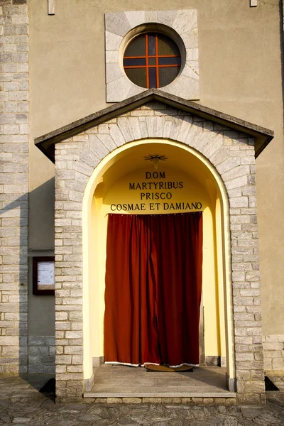 Lombardie Itálie v barzola staré církevní cihla ste — Stock fotografie