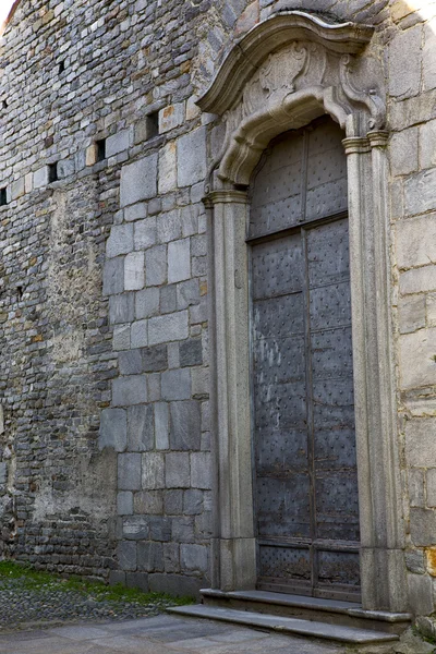 Italia lombardía en el arsago seprio ladrillo torre pared — Foto de Stock