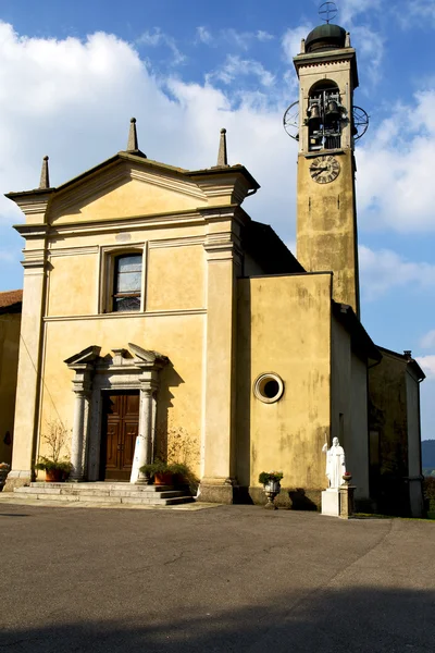 A igreja velha comabbio fechada — Fotografia de Stock