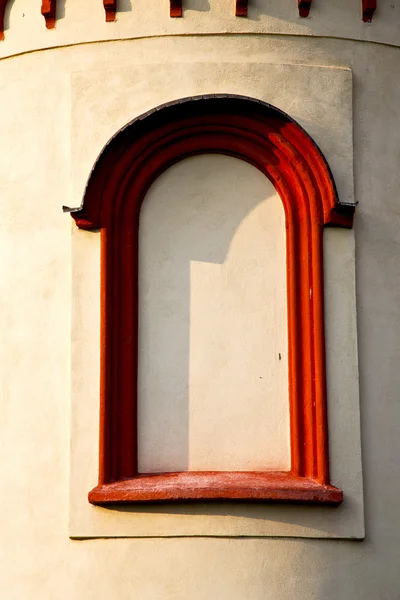 Ventana de la rosa italia lombardía en el ladrillo viejo barza — Foto de Stock