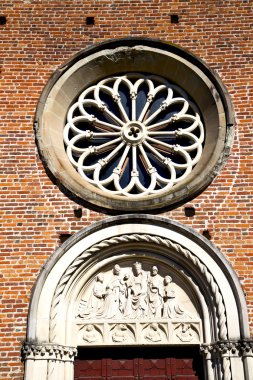 castellanza eski kilise kapalı tuğla kule gül