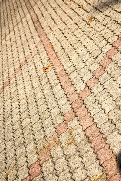 Na rua legnanoi lombardia itália varese pavimento abstrato — Fotografia de Stock