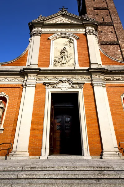 W mozzate stary kościół zamknięty Cegła — Zdjęcie stockowe