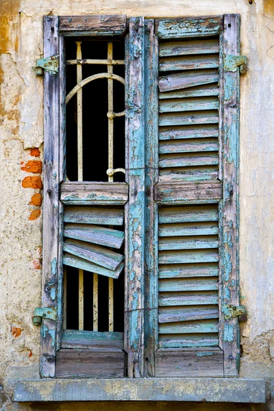 Castiglione olona varese italy  green in the white — Stock Photo, Image