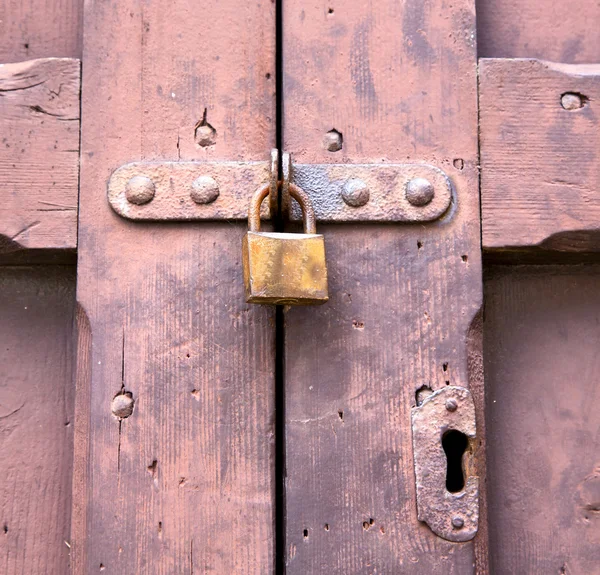 Abstract  padlock rusty  crenna gallarate varese italy — Stock Photo, Image