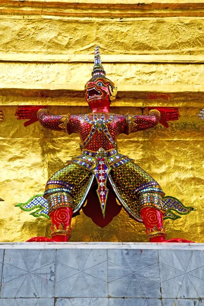 寺院バンコク アジア色の鬼ステップ金ワット モンス — ストック写真
