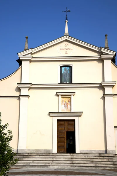 Lombardía en el cadrezzate antigua iglesia torre acera — Foto de Stock