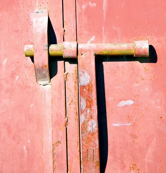 Metal vermelho morocco marrom enferrujado na África — Fotografia de Stock