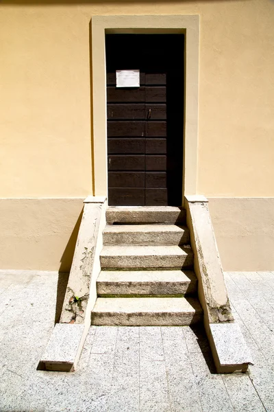 Europa Italien Lombardiet i milano gamla kyrkliga dörren — Stockfoto