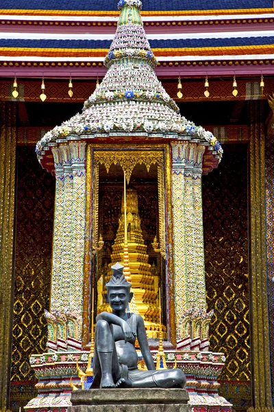 A templom Ázsia lépés wat palotákban Siddharta — Stock Fotó