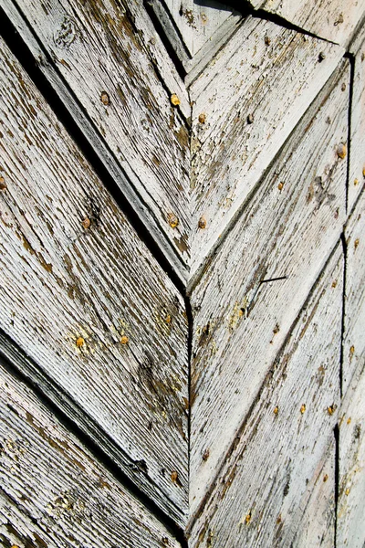 Arsago seprio abstracto rusty knocker en una puerta —  Fotos de Stock