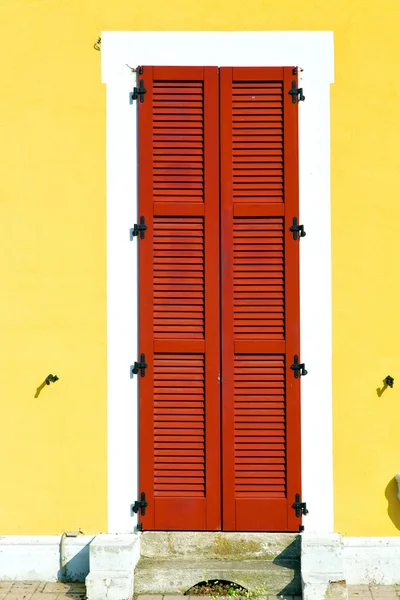 Red    varano borghi   abstract  sunny day    wood venetian — Stock Photo, Image