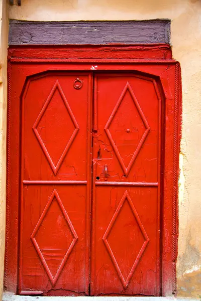 Mármore histórico na porta do edifício antigo estilo morocco — Fotografia de Stock