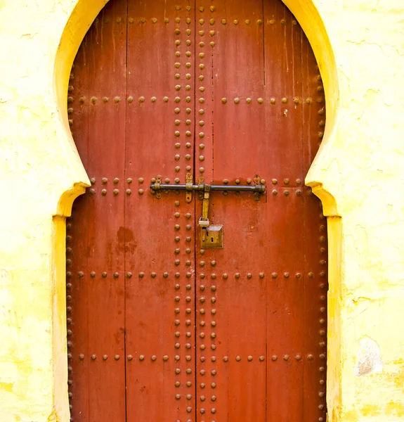 Historical in  antique building door morocco style africa   wood — Stock Photo, Image