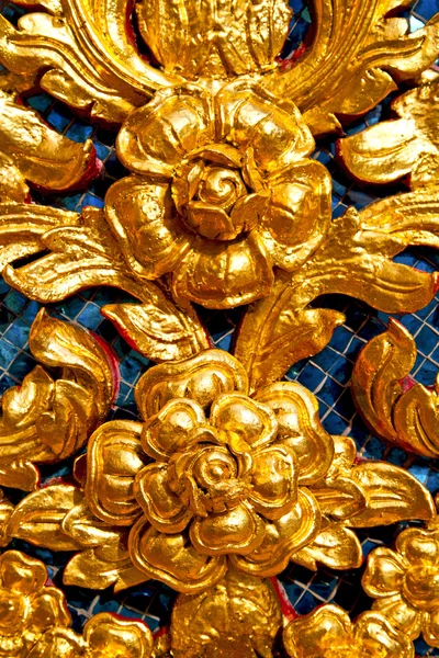 Altın tapınak bangkok Tayland kesi çiçek — Stok fotoğraf