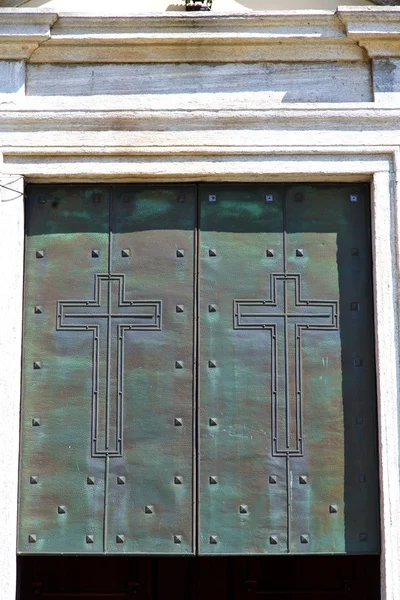 Abstrato igreja porta em i lombardia coluna o milano ol — Fotografia de Stock