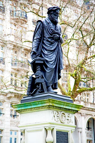 Statue in der Altstadt Englands — Stockfoto