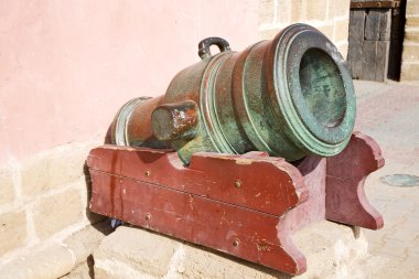 Afrika Fas yeşil bronz Cannon ve 