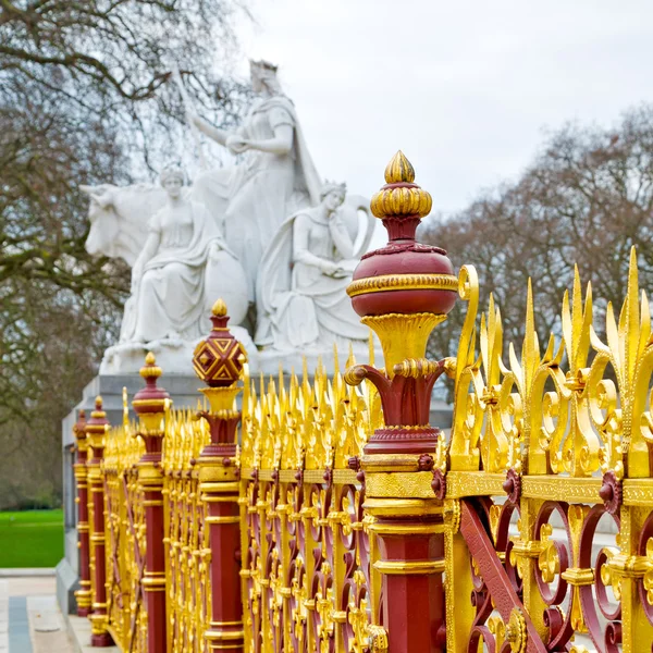 Albert monument à Londres Royaume-Uni kingdome et vieille construction — Photo