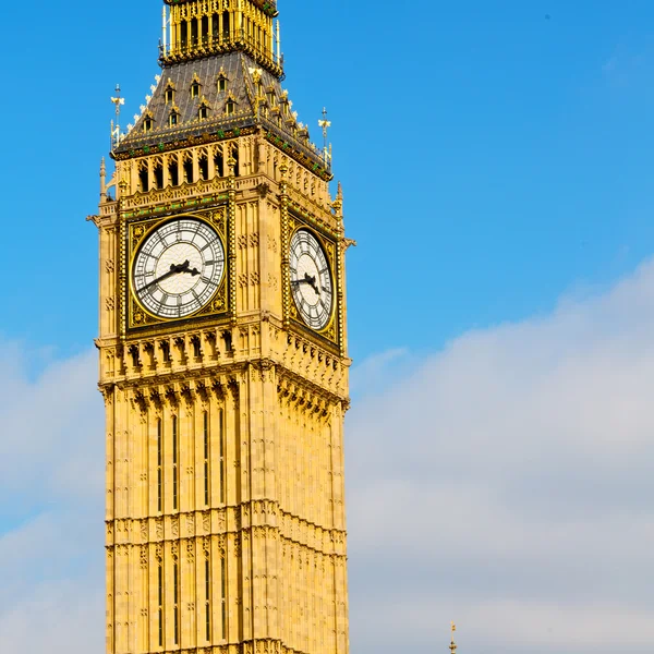 London big ben and historical old construction england aged cit — стоковое фото