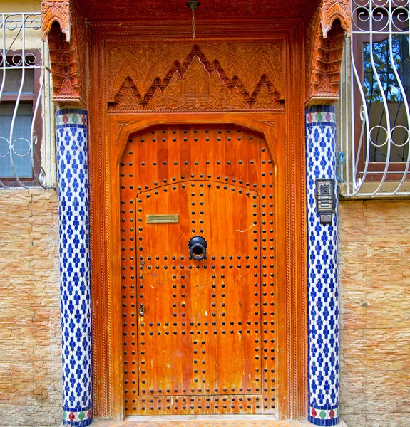 Historical in  antique building door morocco style africa   wood — Stock Photo, Image