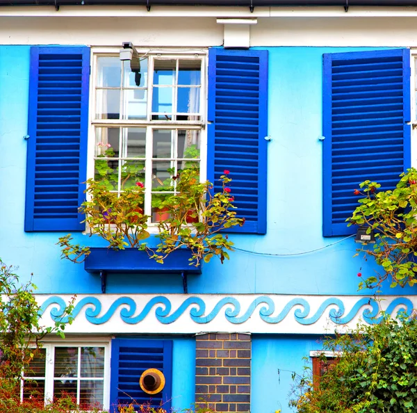 Notting   hill  area  in london england old suburban and flowers — Stock Photo, Image