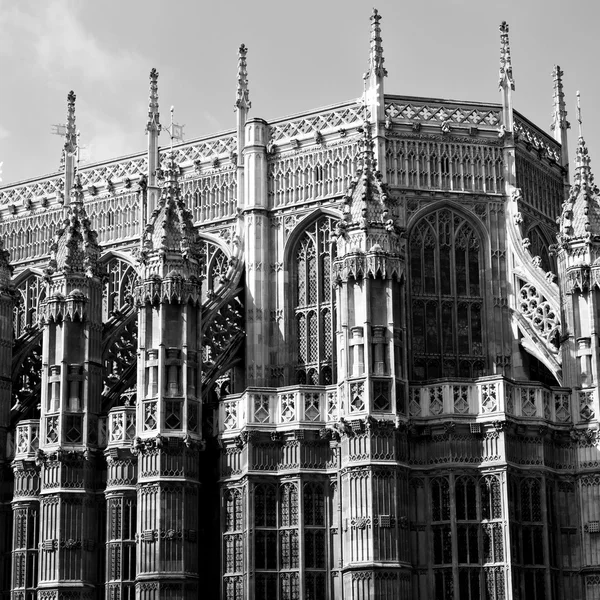 Viejo en Londres histórico parlamento ventana de cristal structu — Foto de Stock