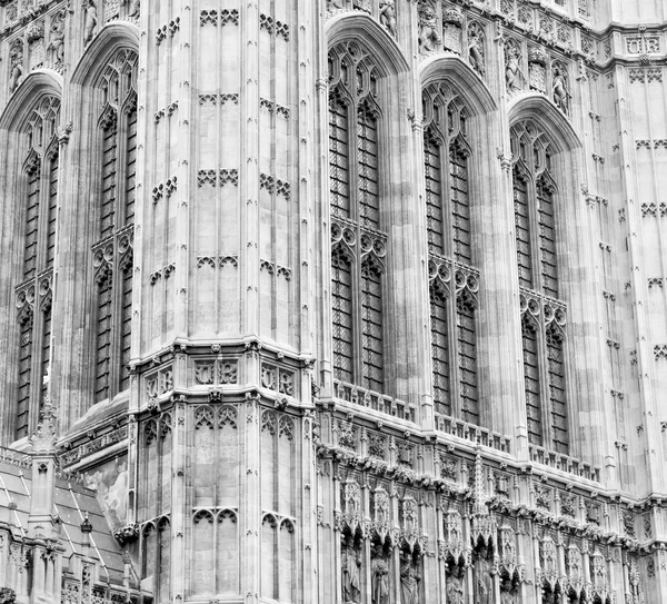 Старое в Лондоне исторический парламент стеклянное окно структуры — стоковое фото
