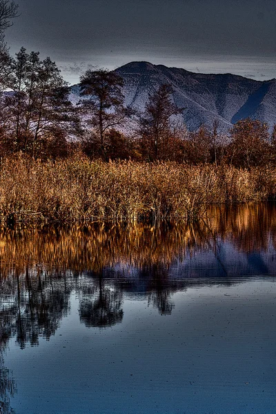 Soyut sonbahar Gölü — Stok fotoğraf