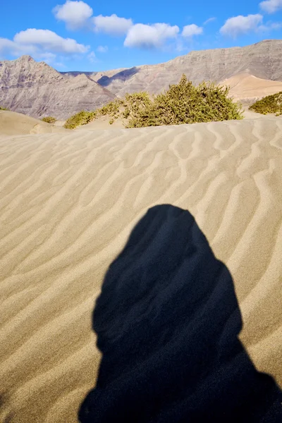 Abstraite dune jaune montagne dans la lanzarote espagne — Photo